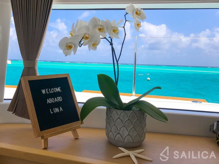 Lagoon 450 S - 4 + 2 cab. - Yacht Charter Sailica
