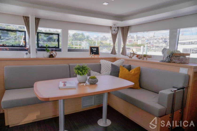 Lagoon 450 S - 4 + 2 cab. - Yacht Charter Sailica