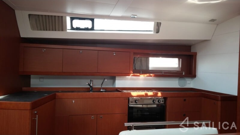 Oceanis 45 - Yacht Charter Sailica