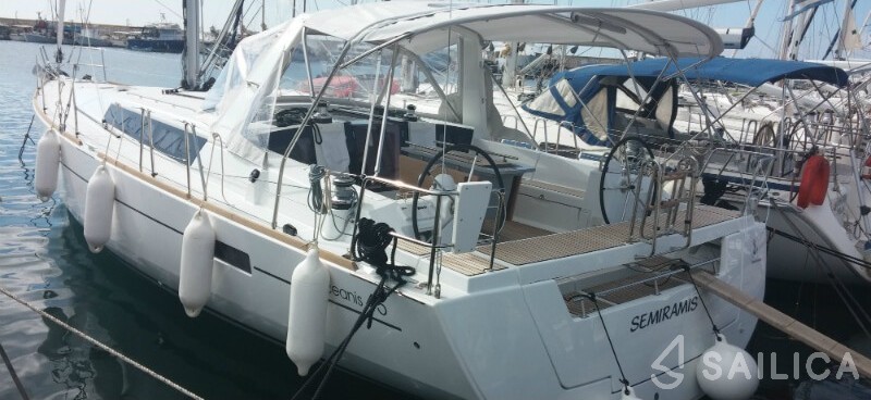 Oceanis 45 - Yacht Charter Sailica