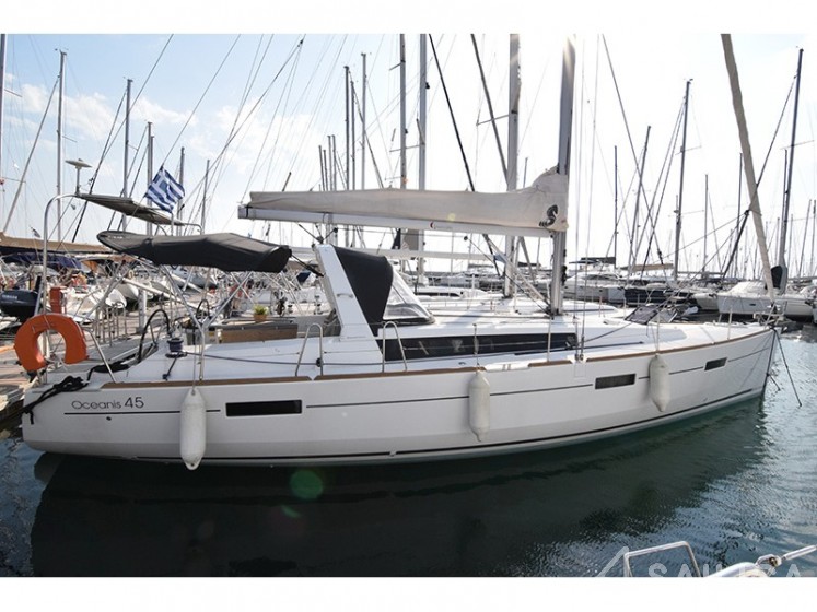 Oceanis 45 - Yacht Charter Sailica