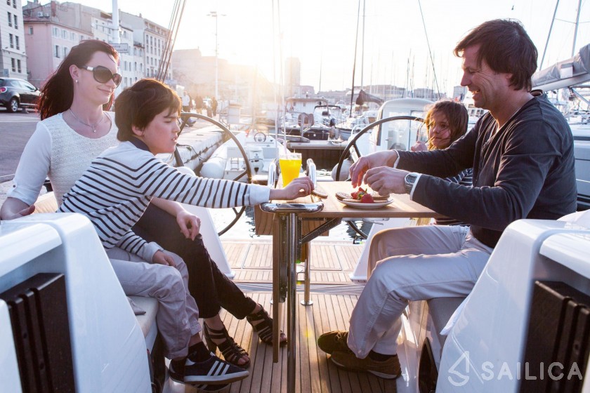 Dehler 38 - Yacht Charter Sailica