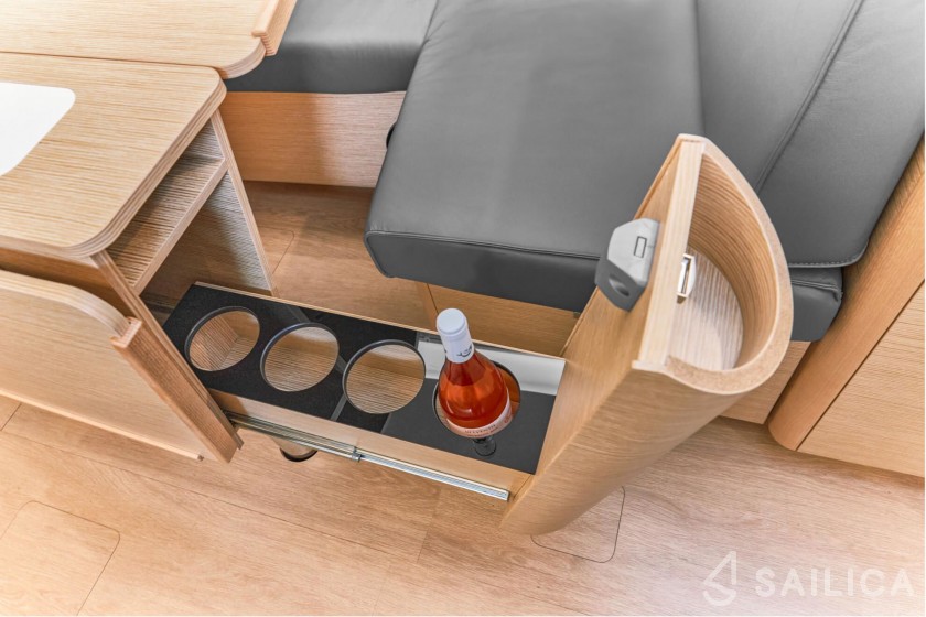 Dehler 38 - Yacht Charter Sailica