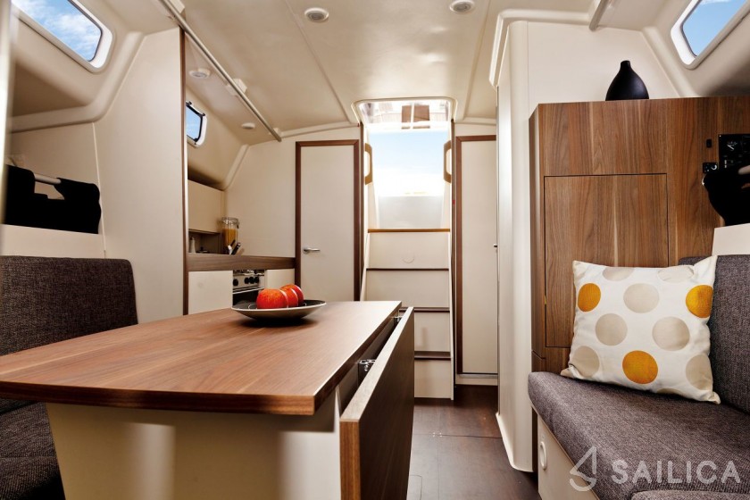 Dehler Varianta 37 - Yacht Charter Sailica