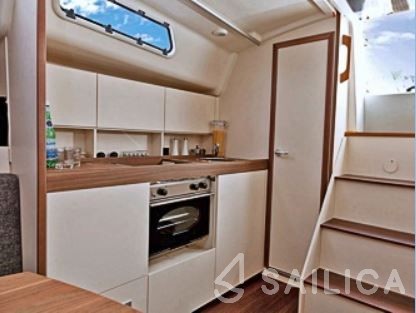 Varianta 37 - Yacht Charter Sailica