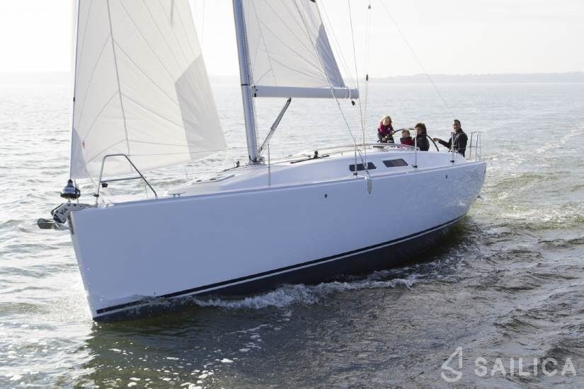 Dehler Varianta 37 - Yacht Charter Sailica