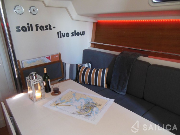 Varianta 44 - Yacht Charter Sailica