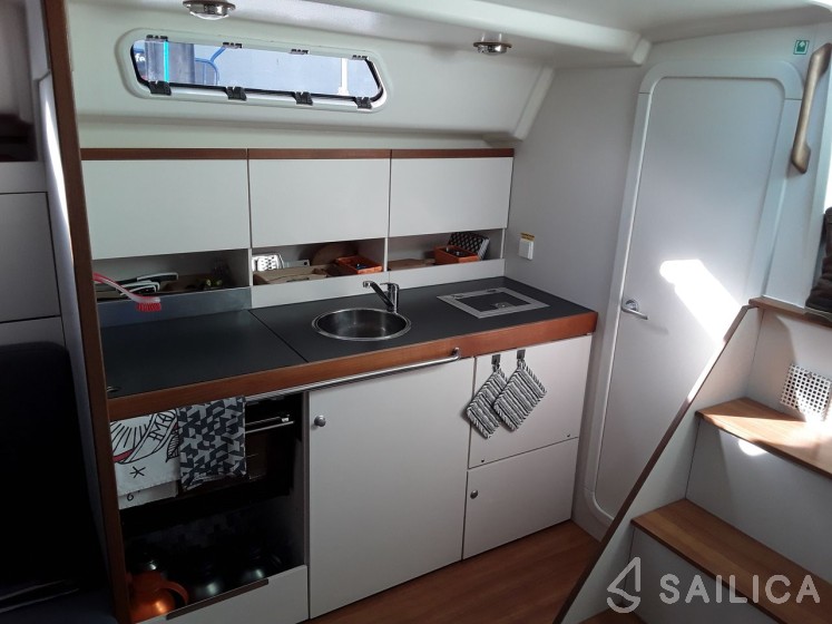 Varianta 44 - Yacht Charter Sailica