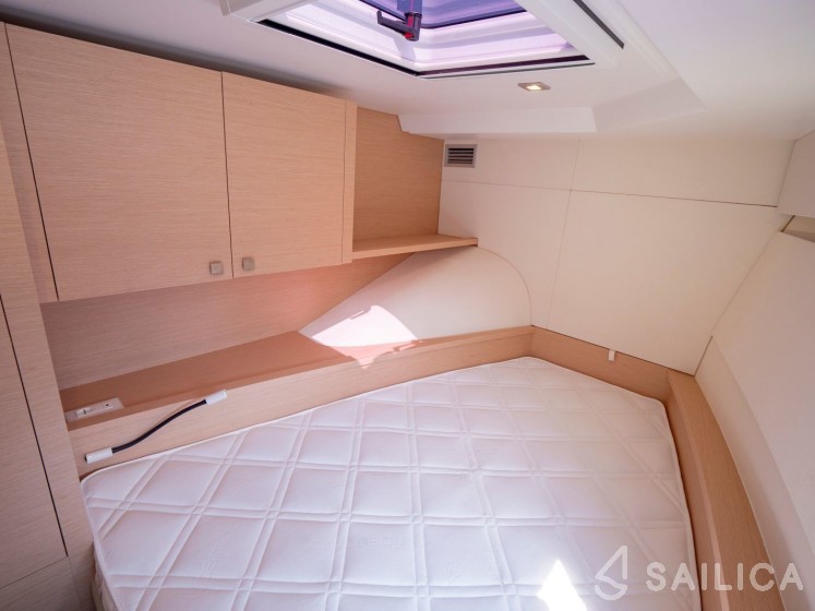 MY 37 - Yacht Charter Sailica