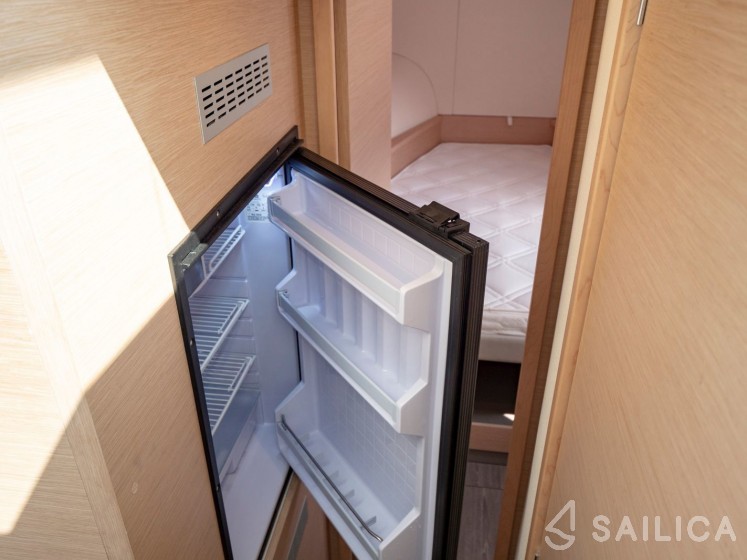 MY 37 - Yacht Charter Sailica