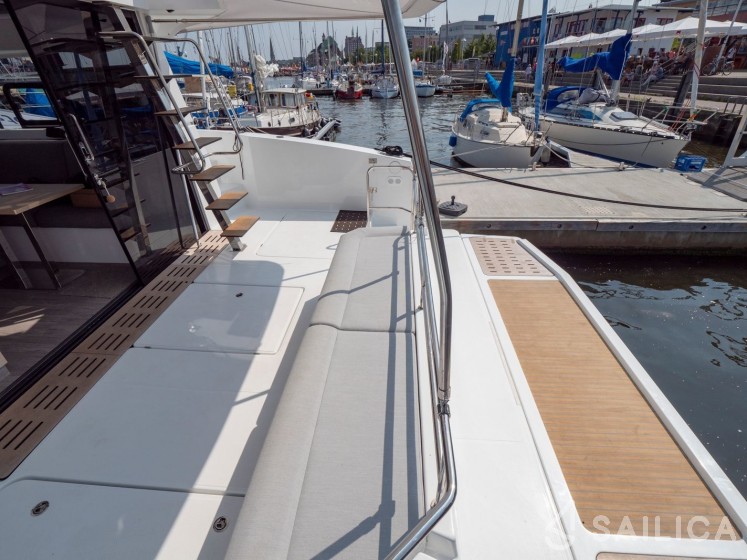 MY 37 - Yacht Charter Sailica