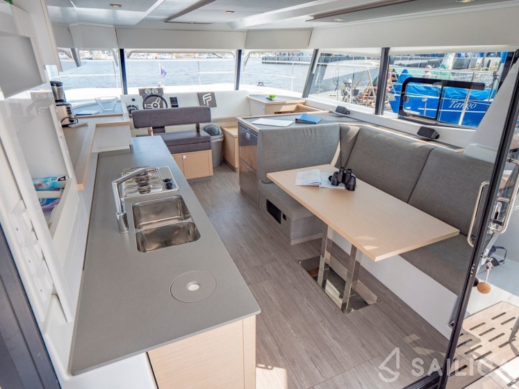 MY 37 - Yacht Charter Sailica