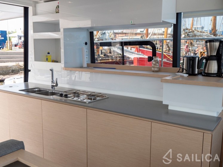 MY 37 - Yacht Charter Sailica