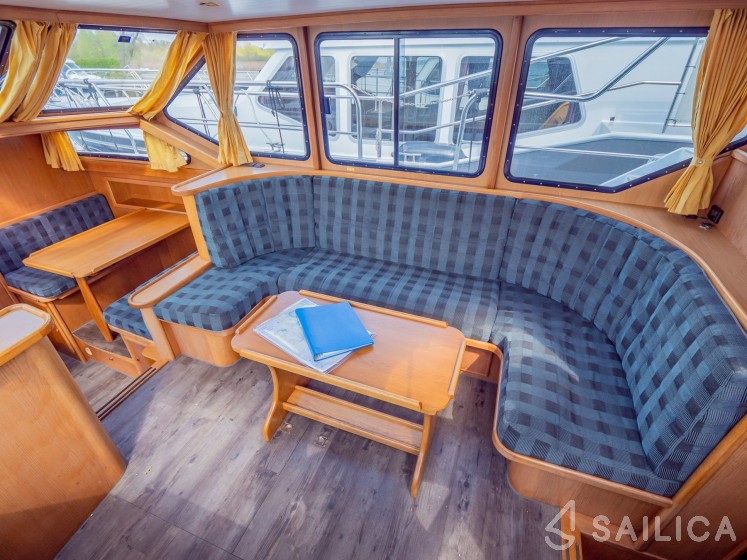 Gruno 38 Classic - Yacht Charter Sailica