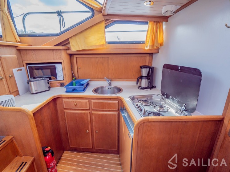 Gruno 38 Classic - Yacht Charter Sailica
