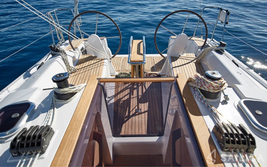 Hanse 315 - Yacht Charter Sailica