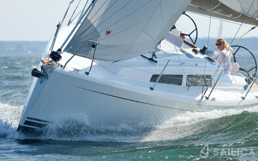 Hanse 315 - Yacht Charter Sailica