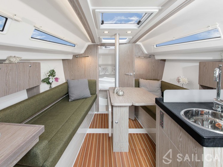 Hanse 315 - Yacht Charter Sailica