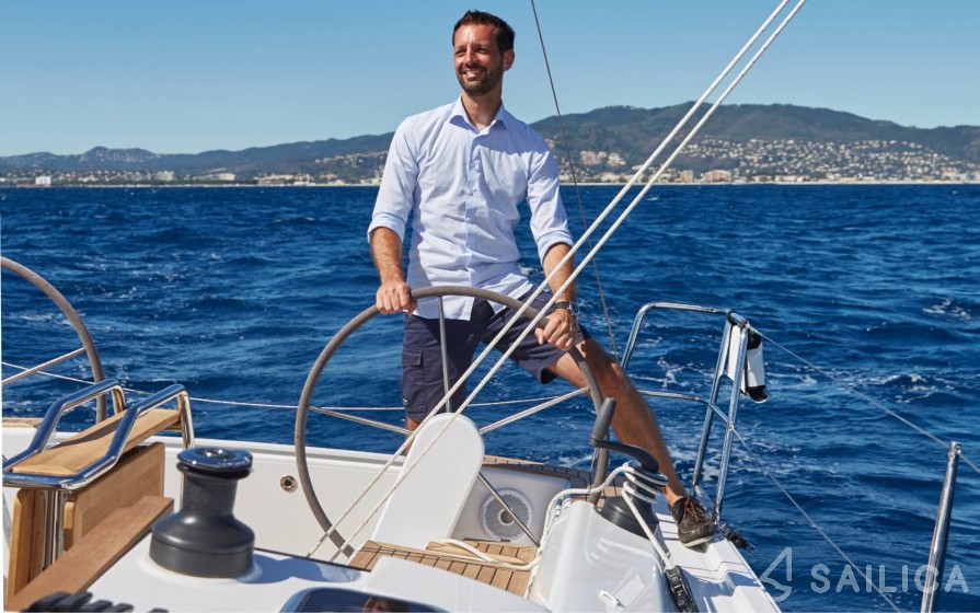 Hanse 315 - Yacht Charter Sailica