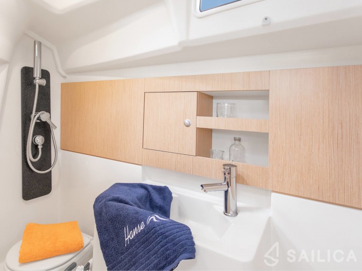 Hanse 315 - Yacht Charter Sailica