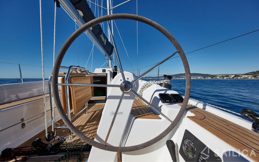 Hanse 315 - Yacht Charter Sailica