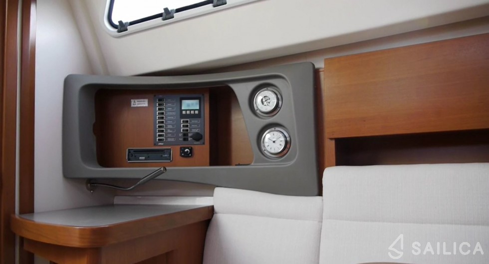 Hanse 325 - Yacht Charter Sailica