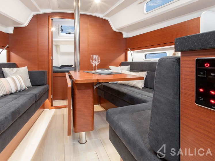Hanse 345 - Yacht Charter Sailica