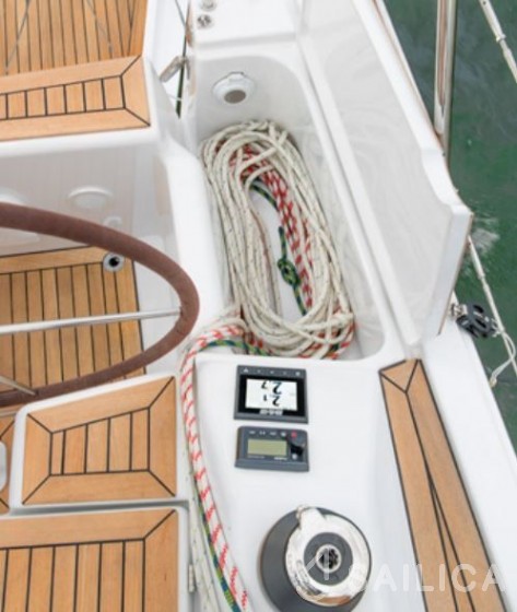 Hanse 345 - Yacht Charter Sailica
