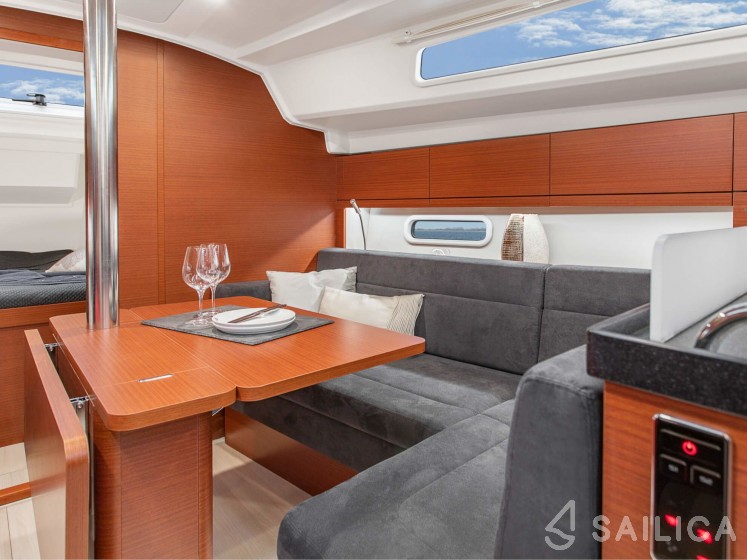 Hanse 345 - Yacht Charter Sailica