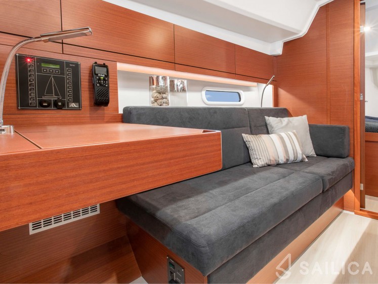 Hanse 345 - Yacht Charter Sailica