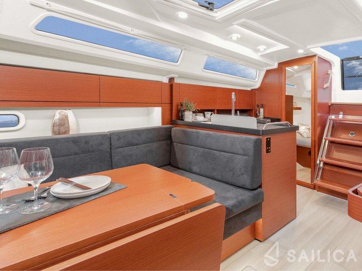 Hanse 345 - Yacht Charter Sailica