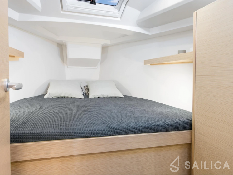 Hanse 388 - Yacht Charter Sailica