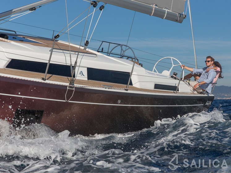 Hanse 388 - Yacht Charter Sailica