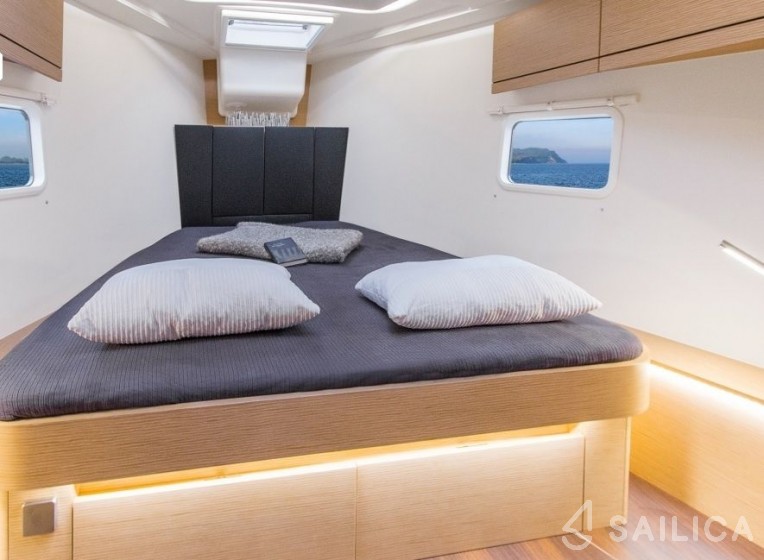 Hanse 418 - Yacht Charter Sailica
