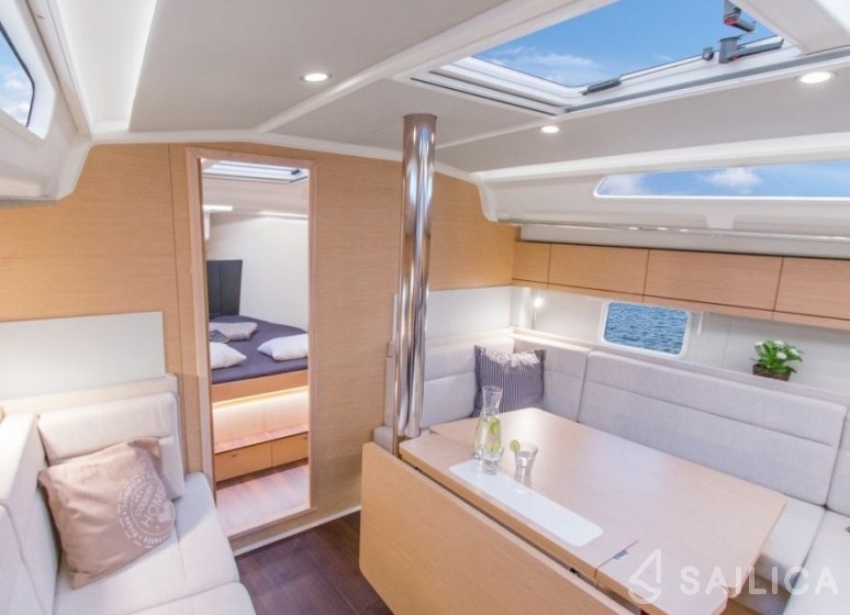 Hanse 418 - Yacht Charter Sailica
