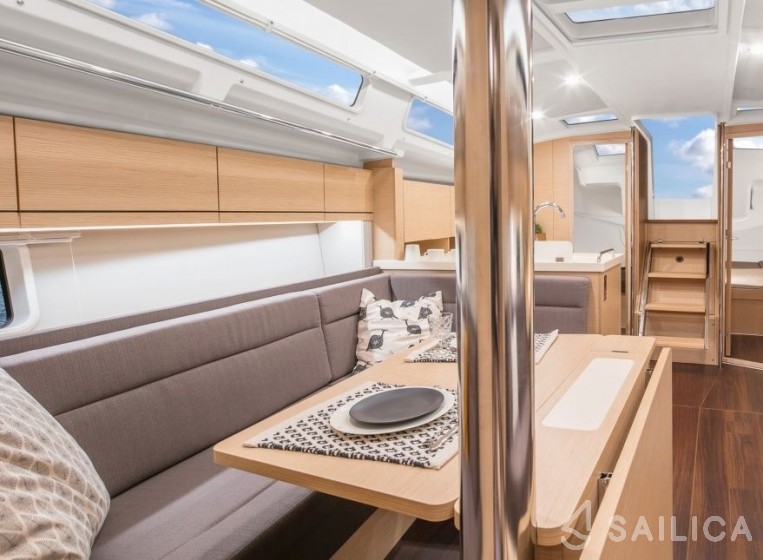 Hanse 418 - Yacht Charter Sailica