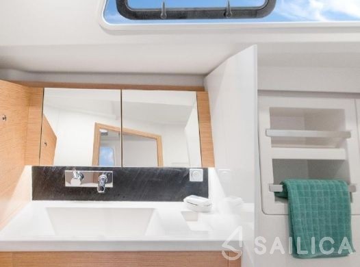 Hanse 418 - Yacht Charter Sailica