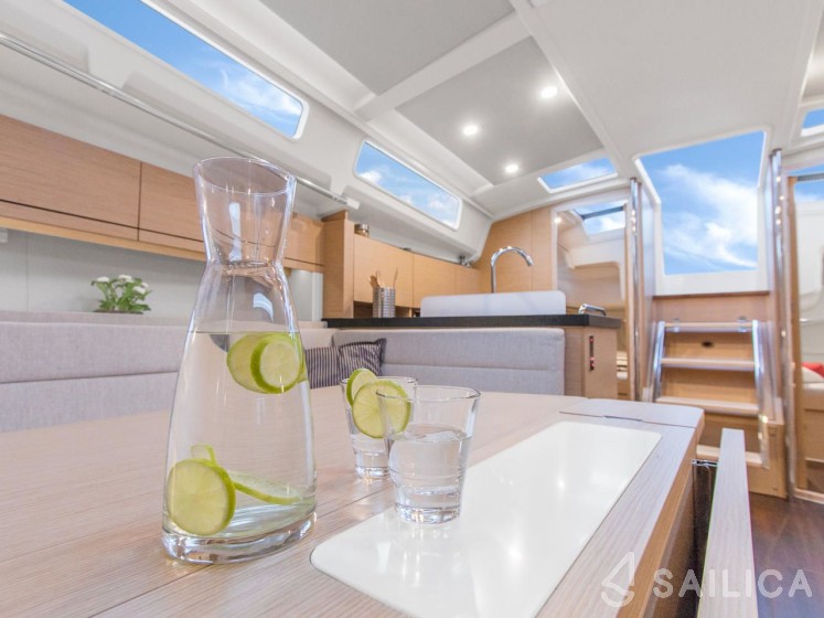Hanse 418 - Yacht Charter Sailica