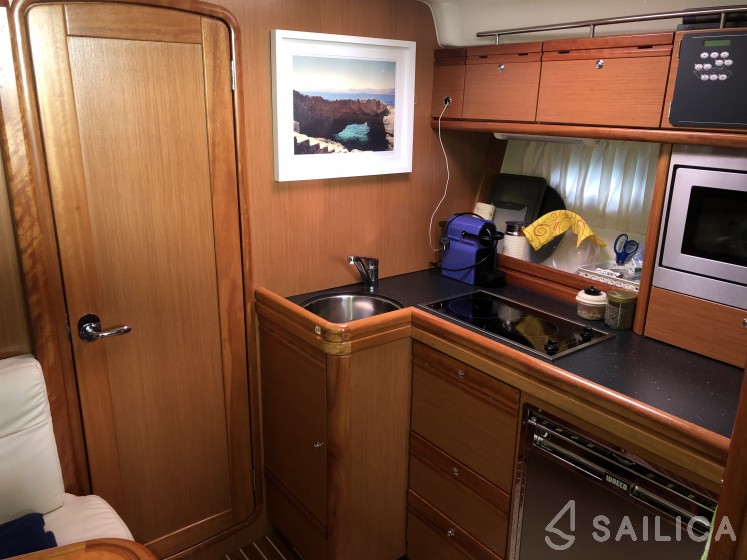Bavaria 33 Sport - Yacht Charter Sailica