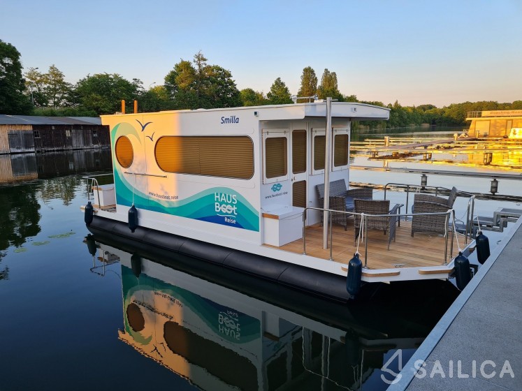 Houseboat Kompakt - Yacht Charter Sailica