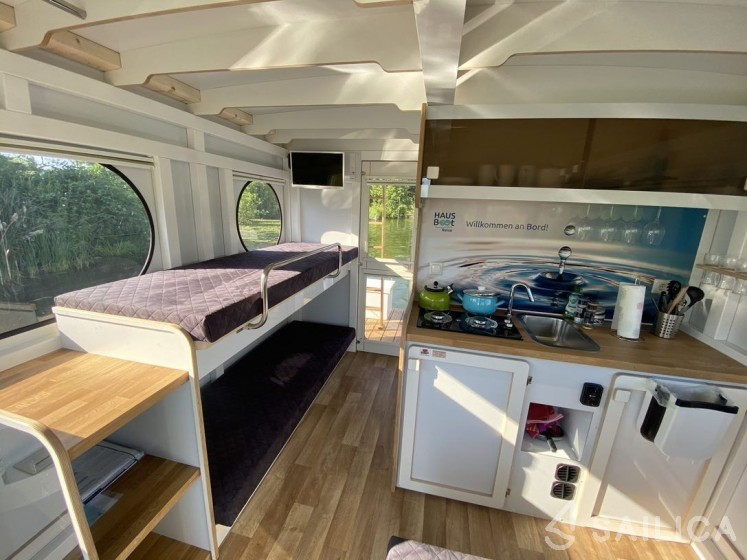 Houseboat Kompakt - Yacht Charter Sailica