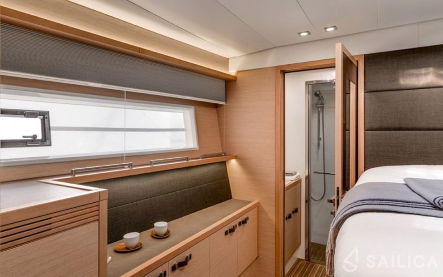 Lagoon 630 - 5 + 2 cab. - Yacht Charter Sailica