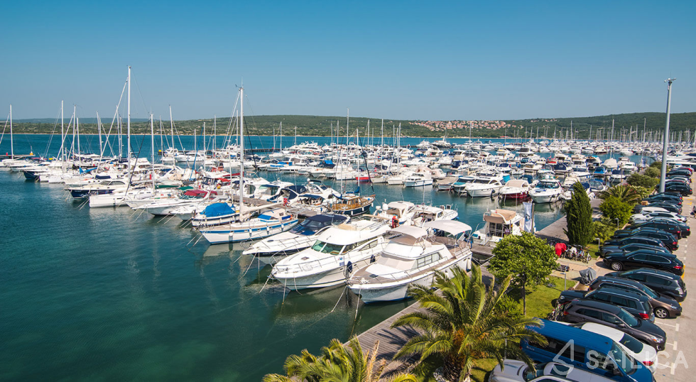 Bavaria 37 Cruiser - Yacht Charter Sailica