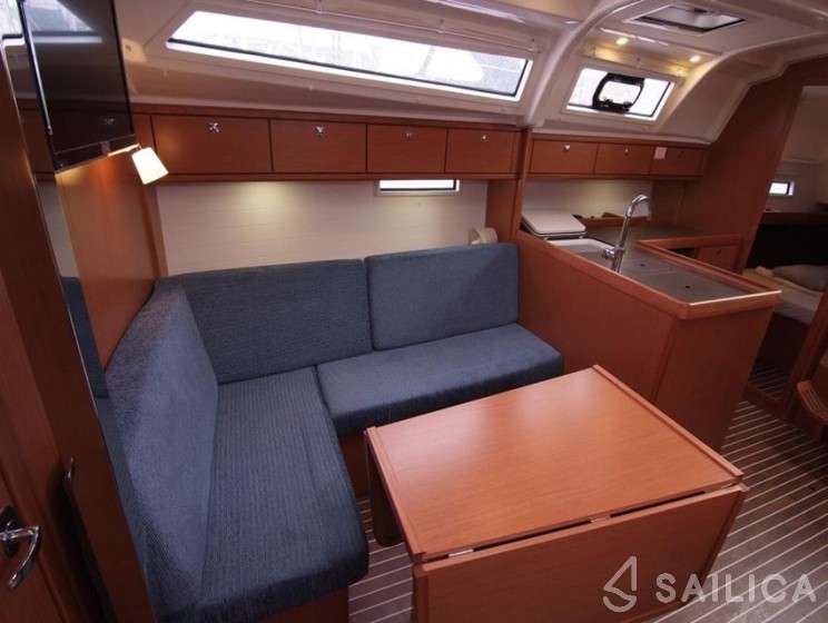 Bavaria 37 Cruiser - Yacht Charter Sailica