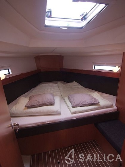 Bavaria 37 Cruiser - Yacht Charter Sailica
