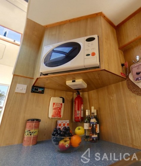 Le Boat Caprice - Yacht Charter Sailica