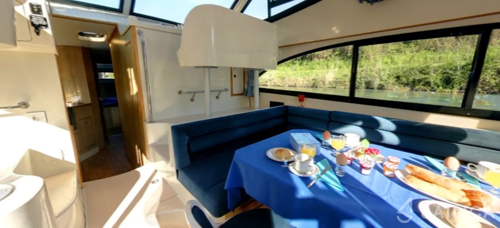 Le Boat Caprice - Yacht Charter Sailica