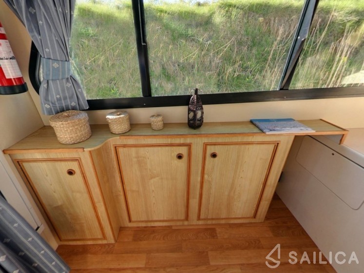 Le Boat Caprice - Yacht Charter Sailica