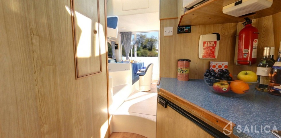 Le Boat Caprice - Yacht Charter Sailica