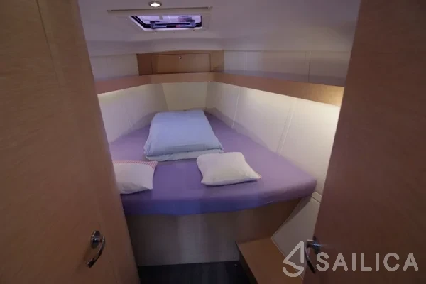 Elan 40 Impression - Yacht Charter Sailica